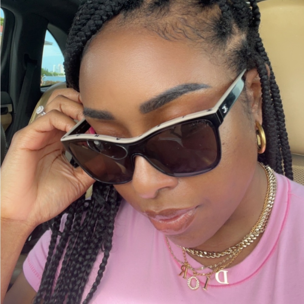 Meet your Posher, Liz